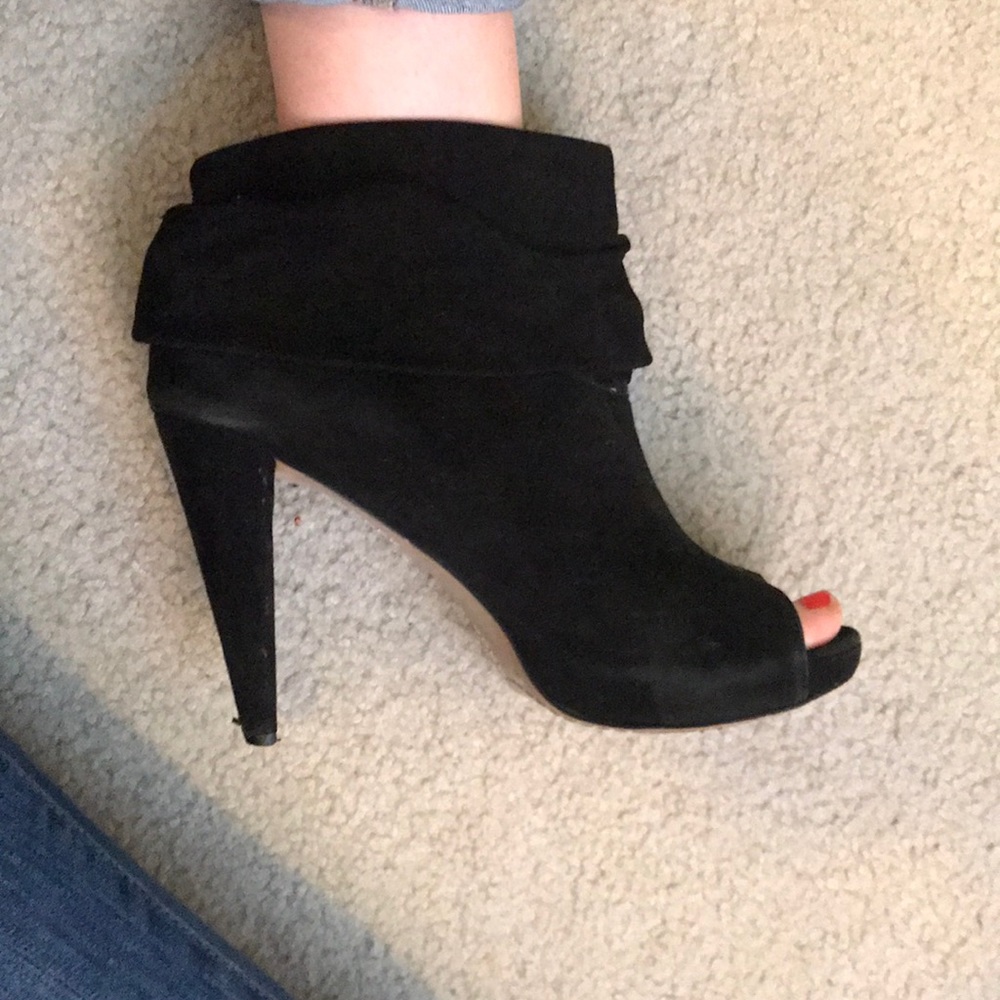 Vince Camuto Black suede peep toe booties